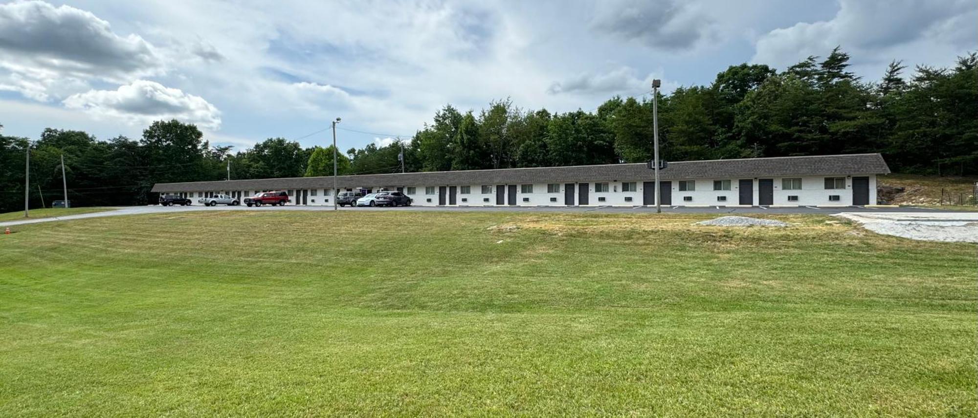 Economy Inn Кроссвилл Экстерьер фото